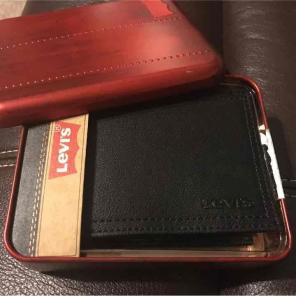 Levi's men's wallet comes in metal case