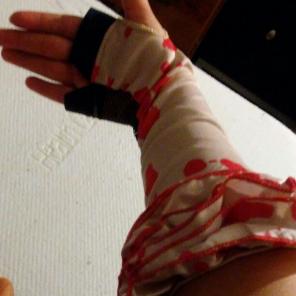 Jester Fishnet sleeveless gloves