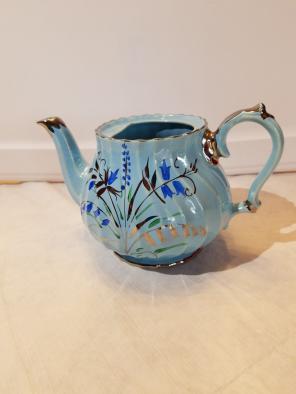 Vintage Sadler England tea pot 1604