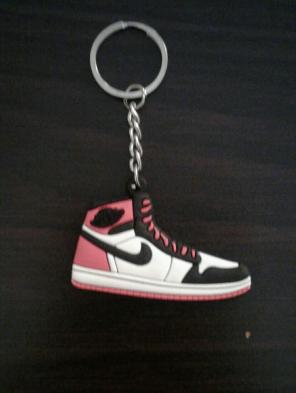 Air Jordan Retro 1 chicago keychain