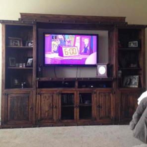Entertainment center