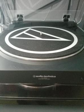 Audio-technica at lp60 bt record player