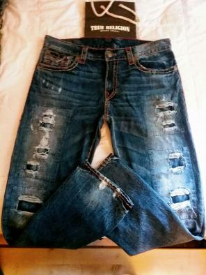 TRUE RELIGION VERY Distressed MENS JEANS