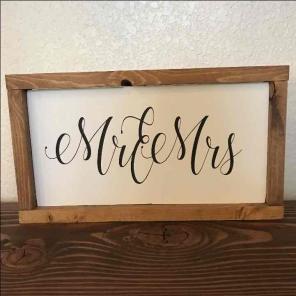Mr & Mrs wood sign