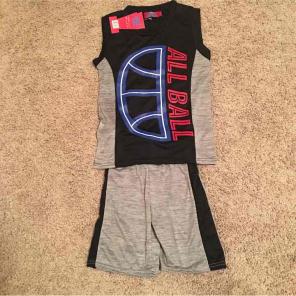 NWT 2 piece basketball shorts w/shirt
