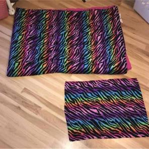Twin comforter and sham