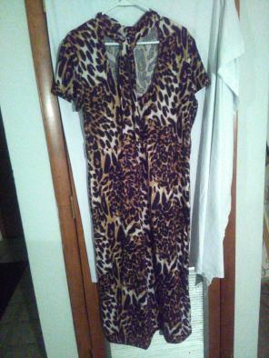Dee's used clothes