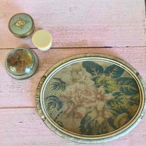 Victorian Vanity Decor