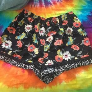 Floral Patterned Shorts!