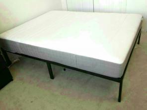 Queen bed matress