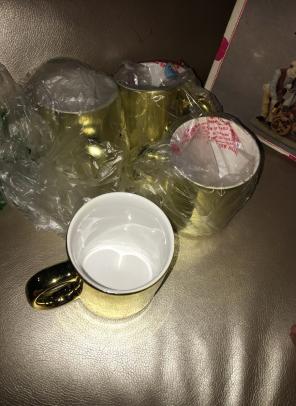 4 Ceramic Gold Cups