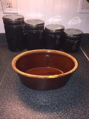 Hull Brown Drip Deep Oval Baking Dish