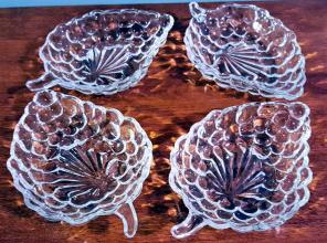 Vintage Berry bowls set of four