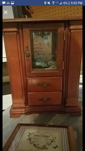 Table top jewelry box