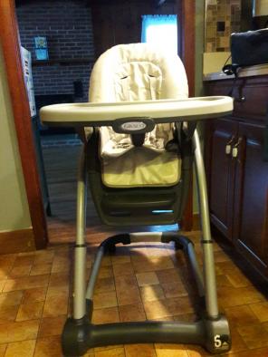 Greco gray highchair