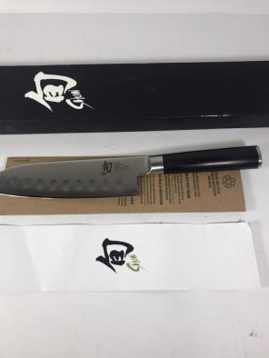 Shun DM0718 Classic 7 Inch Santoku Knife