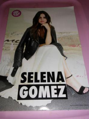 SELENA GOMEZ Centerfold!