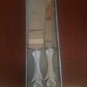 Wedding cake serving knife set