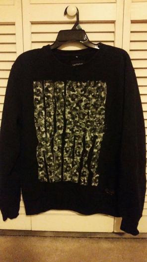 Mens sweatshirt. Size is xlarge.