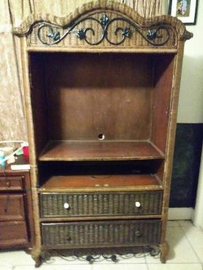 Entertainment hutch