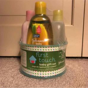 Johnson's baby gift set