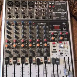 Behringer x1204usb mixer