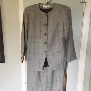 Nice Textured Jacket/Skirt Suit,6 Petite