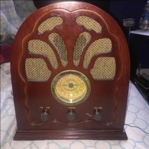 Vintage inspired am/fm radio