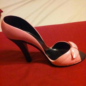HIGH HEEL BUSINESS CARD HOLDER