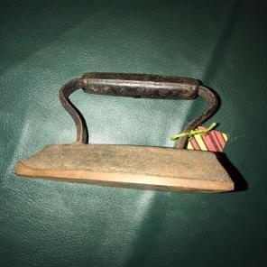 Antique Iron Great Condition Collectible
