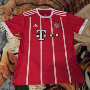 Bayern Munich home jersey 17-18 James11