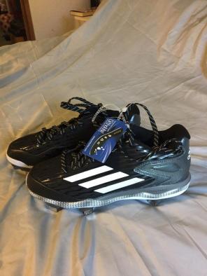 Women's Adidas Softball Cleats, Size 7.5