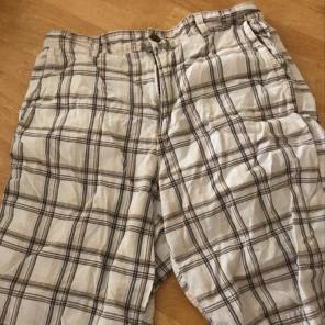 Young Men's Carbon Plaid Shorts Size 31