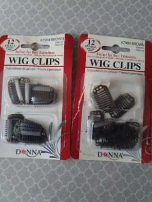 21 Brown wig/extension clips