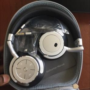 Schultz - Q Tech Bluetooth Headphones