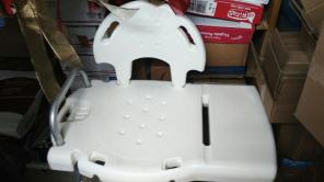 INVACARE 22 IN BATHTUB BENCH