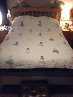 Vintage Suebonnet Homemade Quilt 68x87