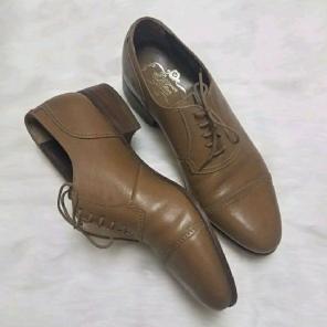 The Florsheim Shoe tan leather oxford