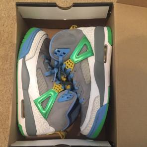 Men's Jordans 9.5 US