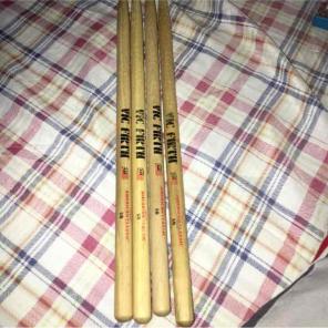 Vic Firth 5B drumsticks