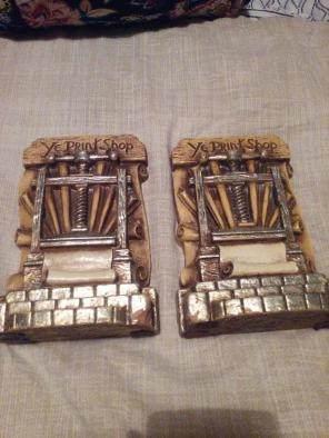 SyrocoWood antique book ends