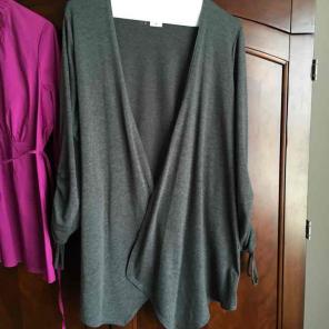 Maternity cardigan