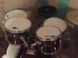 Roadshow Drum Set