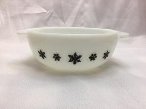 Pyrex JAJ Snowflake Easy Grip 7"