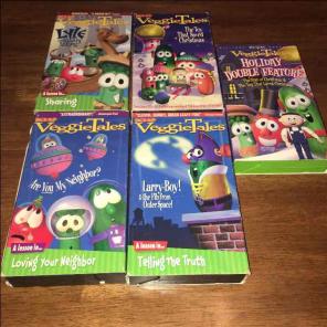 6 VEGGIE TALES VHS tapes