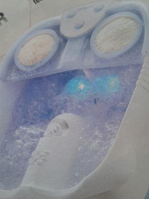 Waterfall foot spa