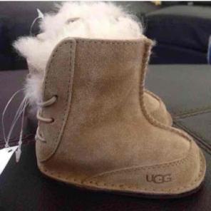 New Uggs sz 1/2c