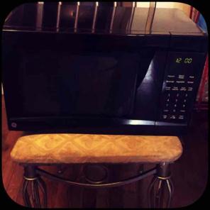 GeneralElectric 800Watts Black Microwave