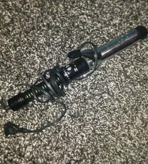 CONAIR CURLING IRON 1 1/4 INCH
