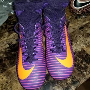 Kids mercurial size 5.5 soccer shoes